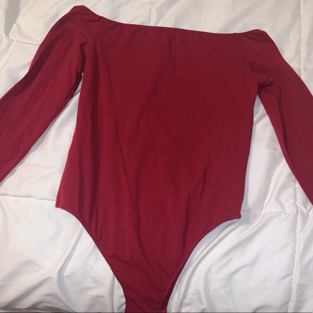 -Off the Shoulder Bodysuit